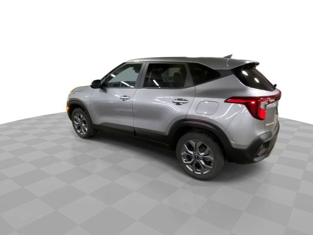 Used 2024 Kia Seltos LX AWD/4WD image 8