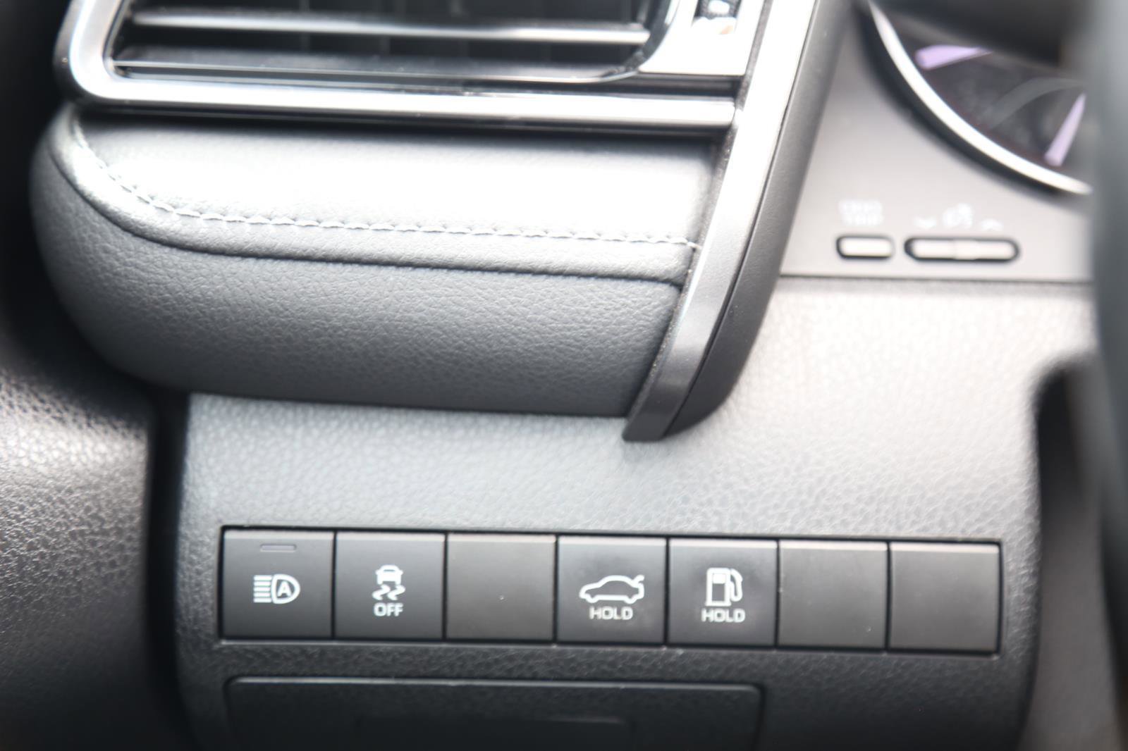 Used 2023 Toyota Camry SE FWD image 7