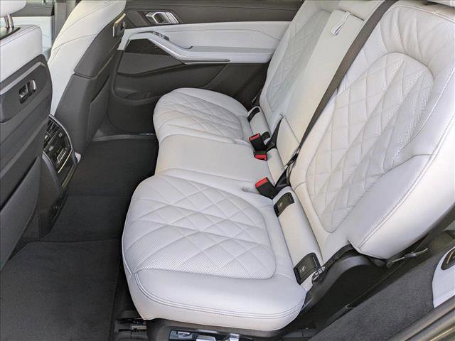 Used 2025 BMW X7 xDrive40i w/ M Sport Package image 15