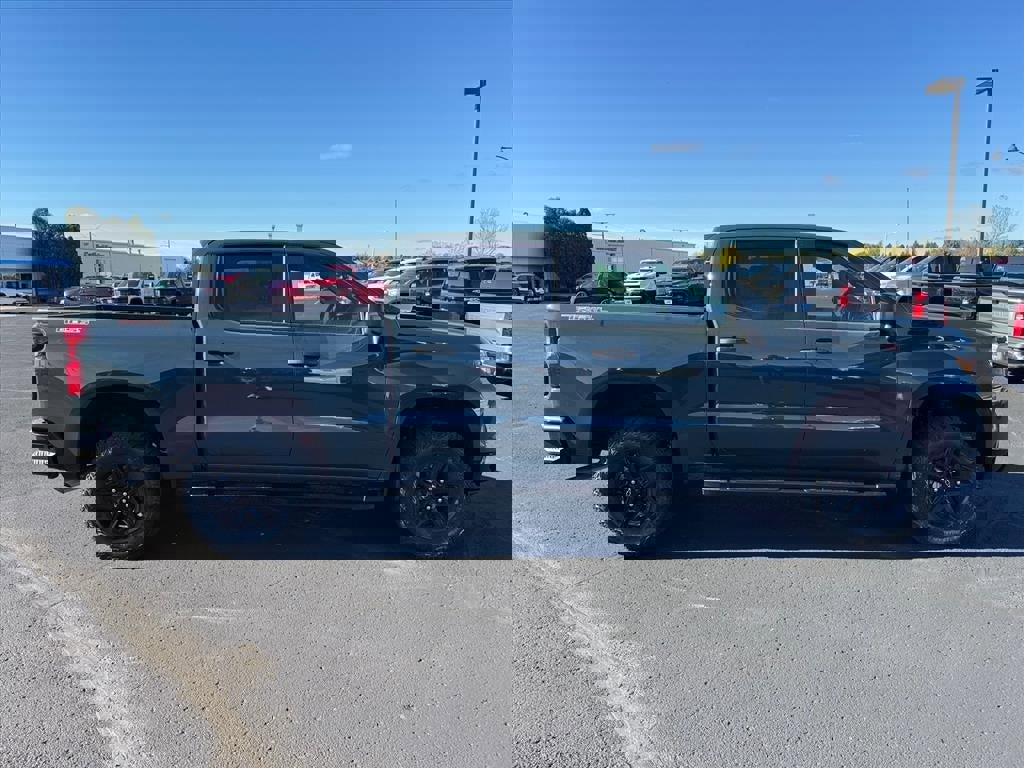 New 2026 Chevrolet Silverado 1500 Custom Trail Boss w/ LPO, Dark Essentials Package image 2