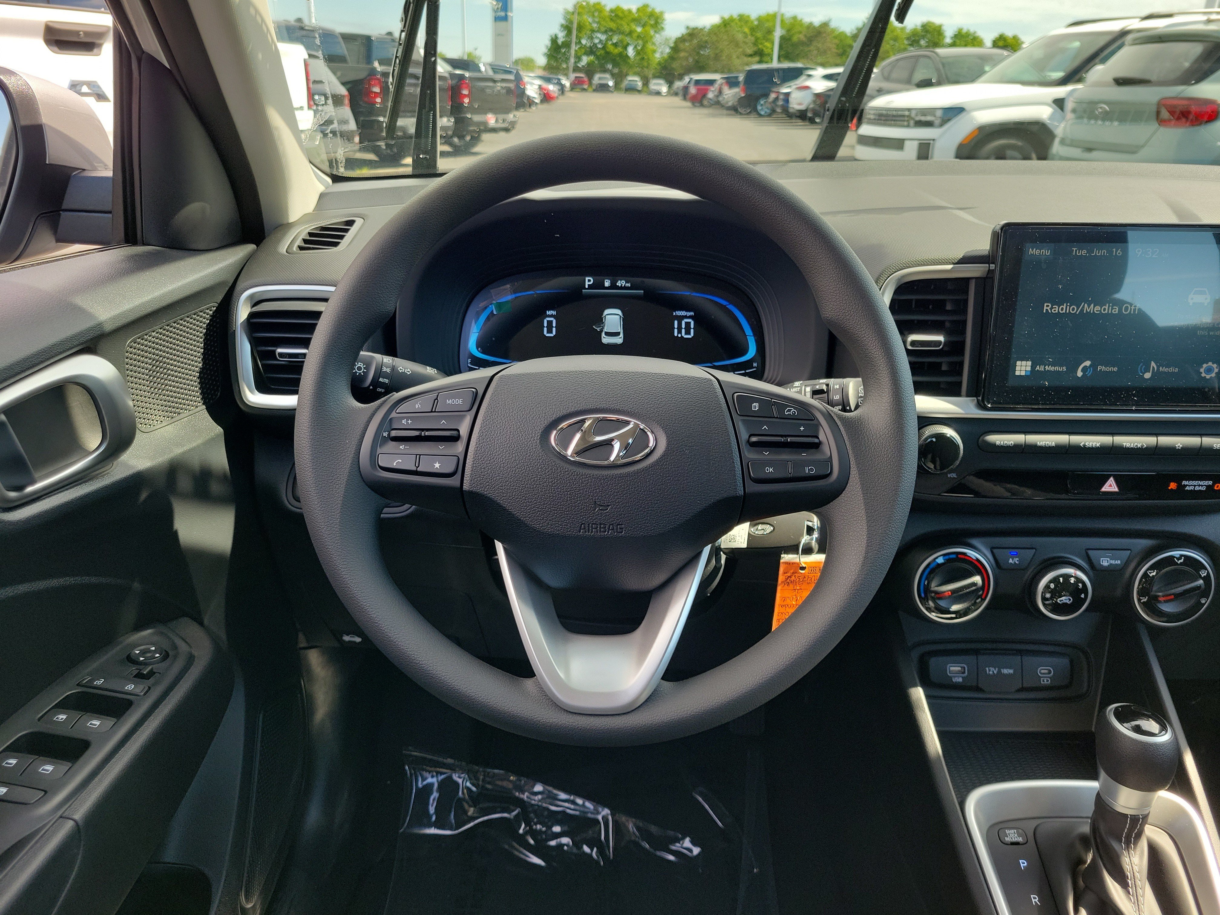 New 2026 Hyundai Venue SE FWD image 8