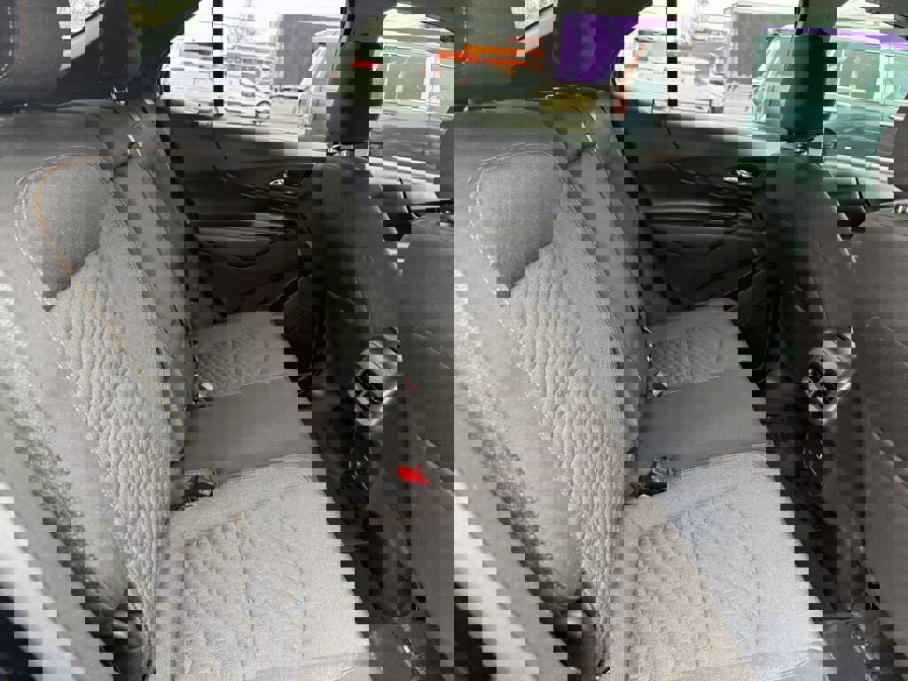 Used 2021 Chevrolet Equinox LT image 25