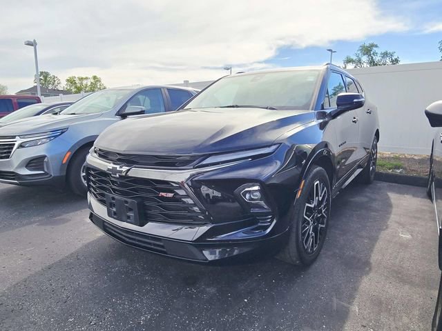 Used 2023 Chevrolet Blazer RS w/ Driver Confidence II Package image 4