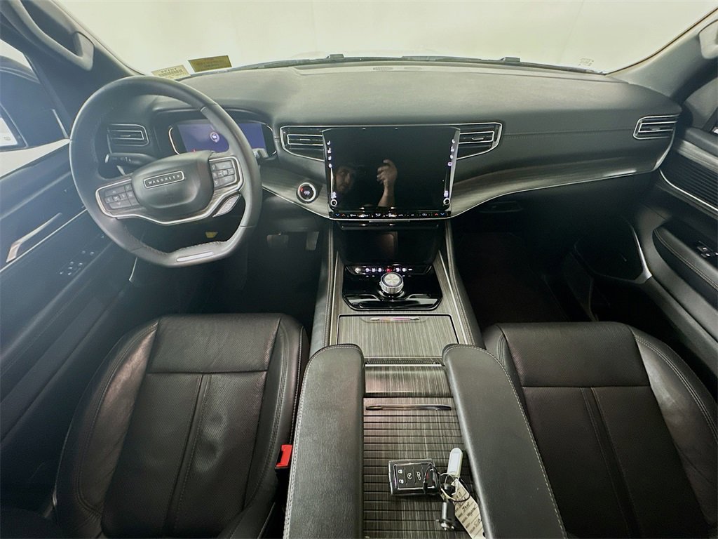 Used 2024 Jeep Wagoneer L Series II w/ Flexible Seating Group image 10