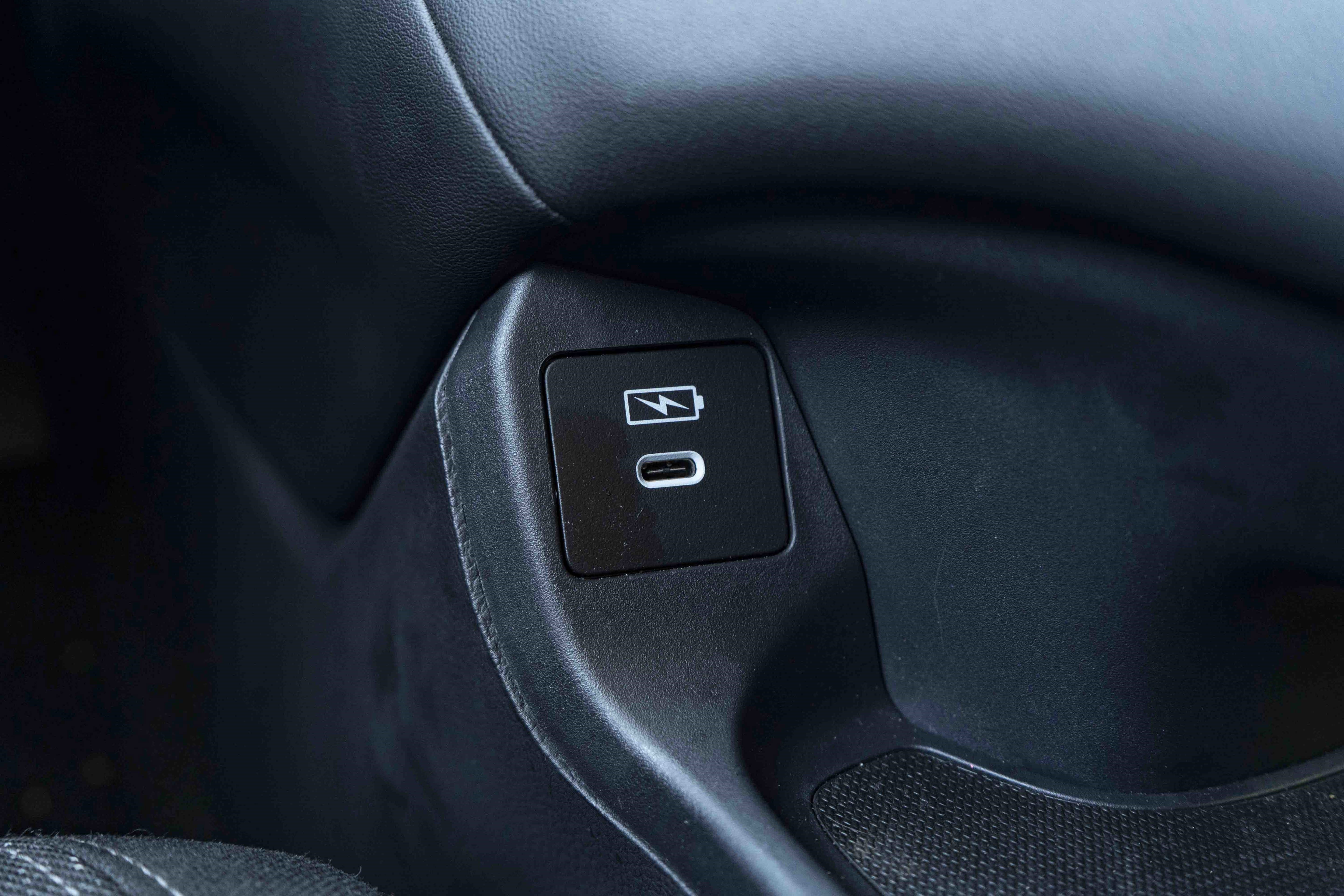 Used 2025 Honda HR-V LX image 27