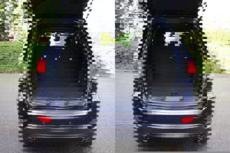 Used 2018 Jeep Grand Cherokee Limited image 17