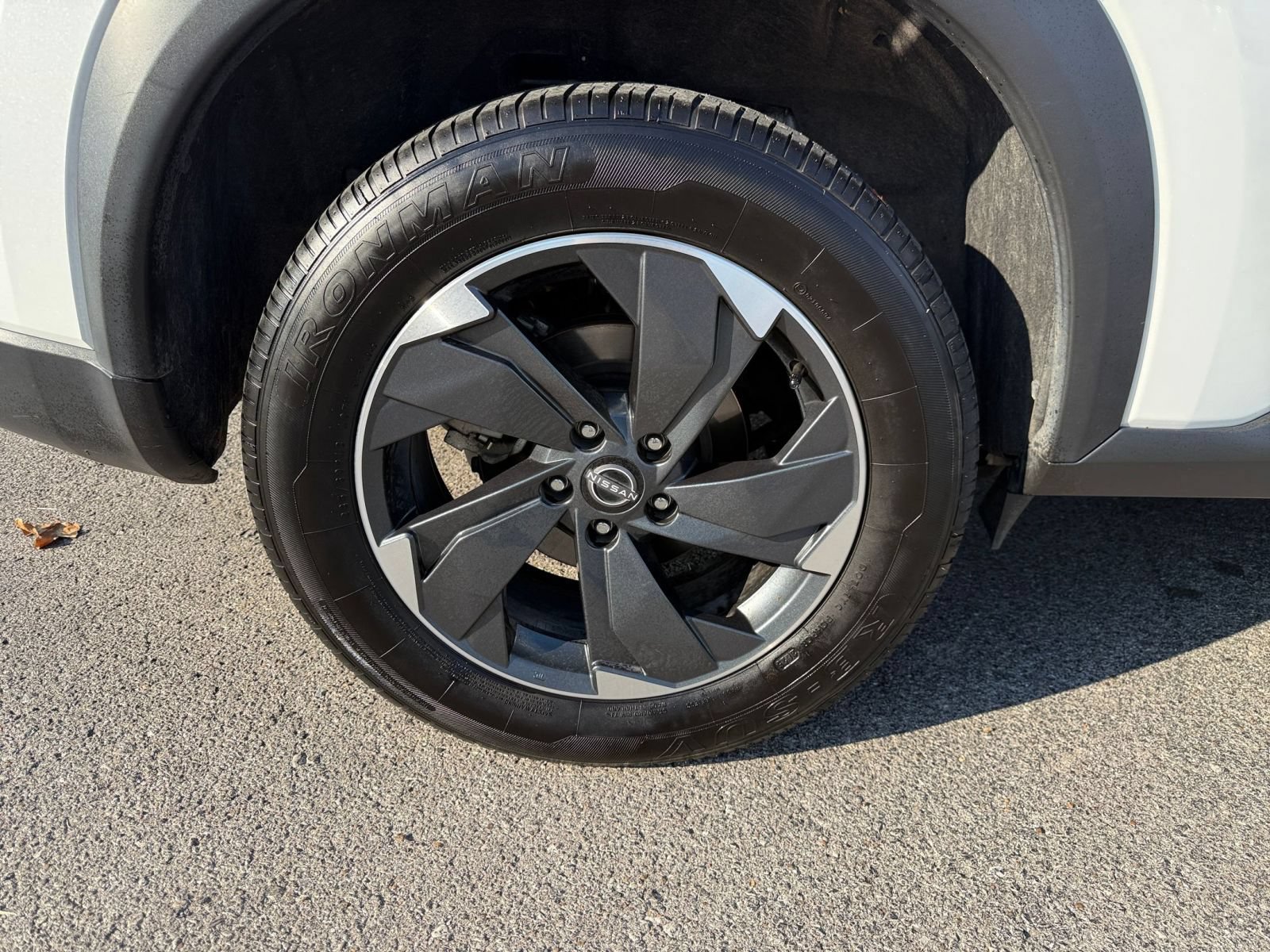 Used 2025 Nissan Rogue SV AWD/4WD image 31
