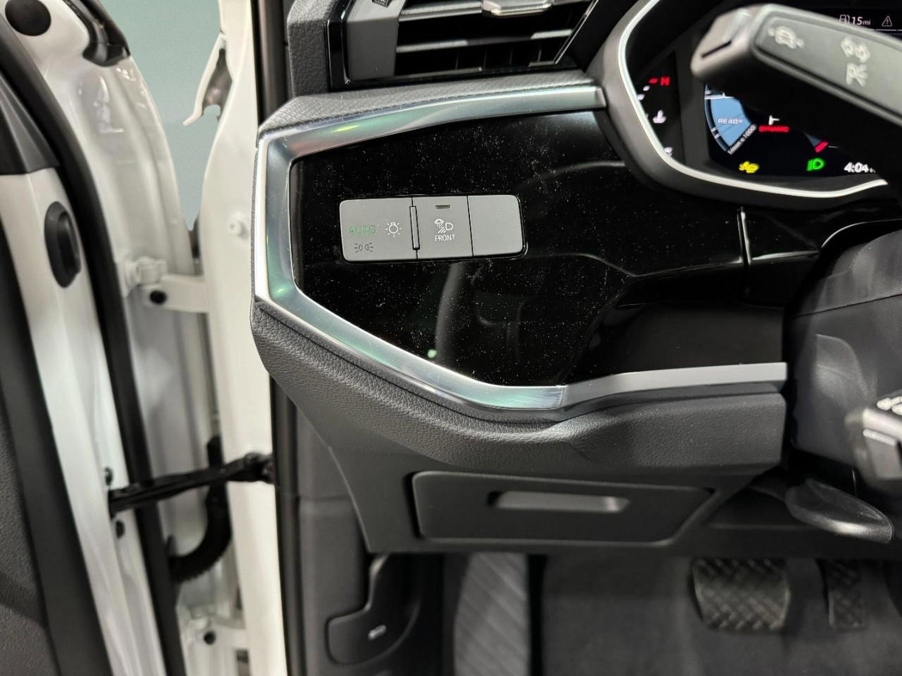 New 2025 Audi Q3 2.0T Premium image 30