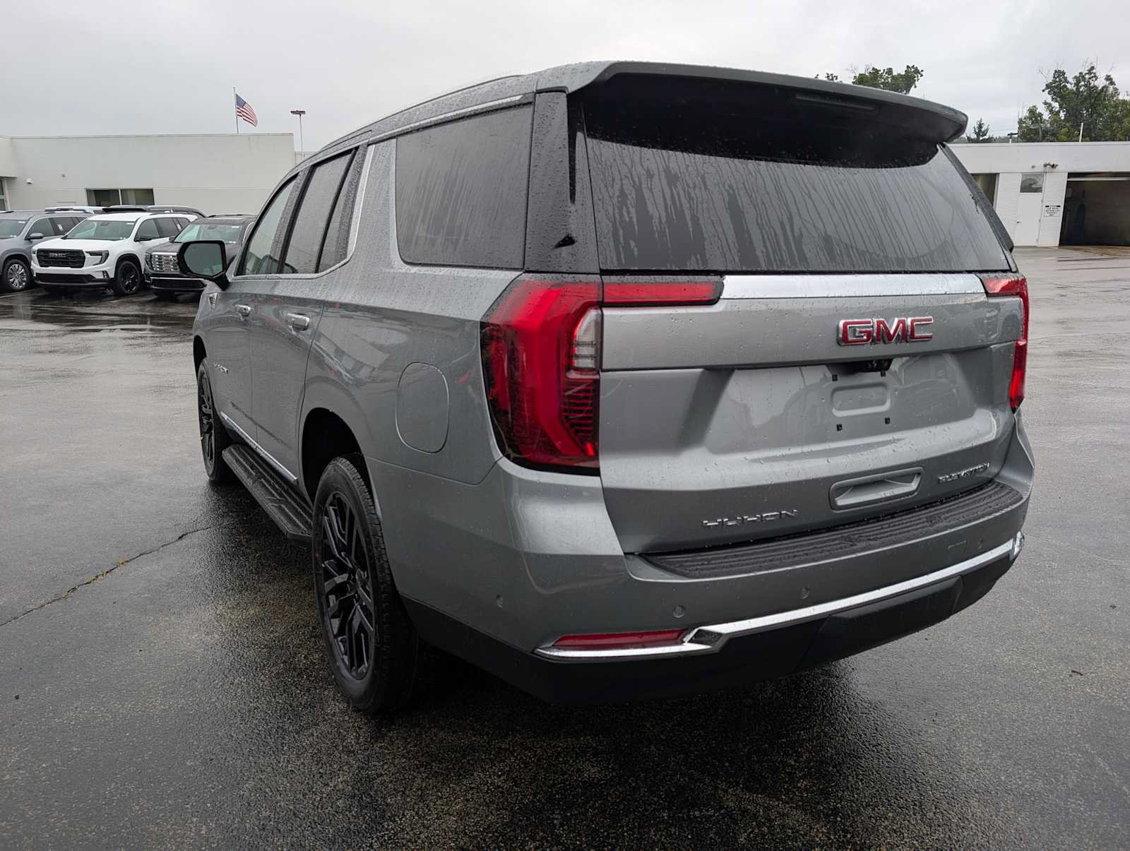 New 2026 GMC Yukon Elevation w/ LPO, Elevation Black Package AWD/4WD image 10