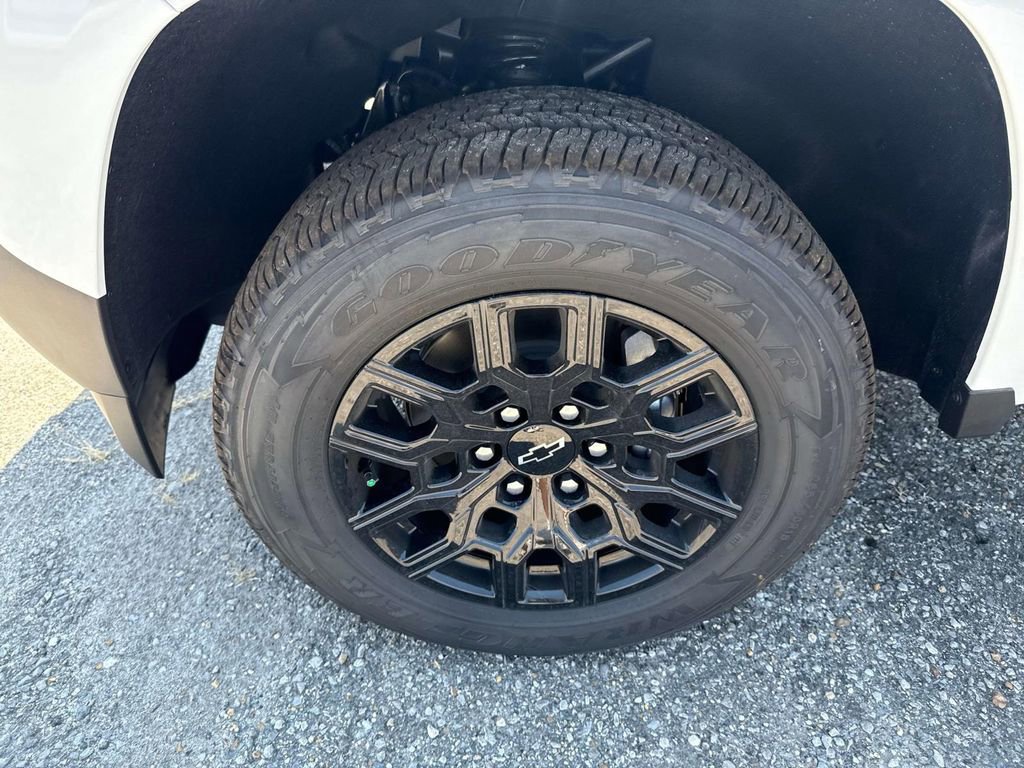 New 2026 Chevrolet Colorado W/T w/ WT Custom Package RWD image 4