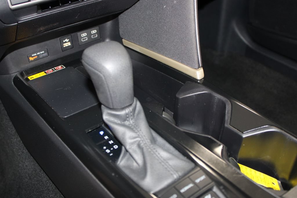 Used 2025 Toyota Camry LE FWD image 38