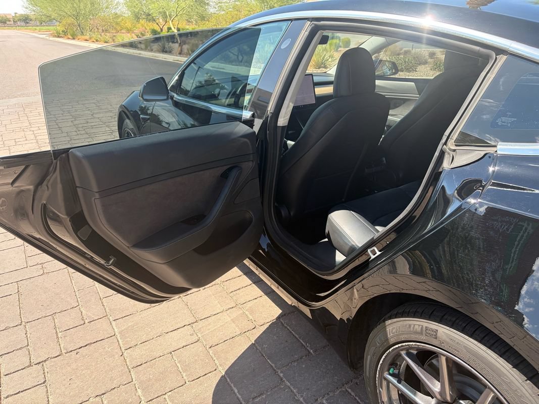 Used 2018 Tesla Model 3 Long Range RWD image 10
