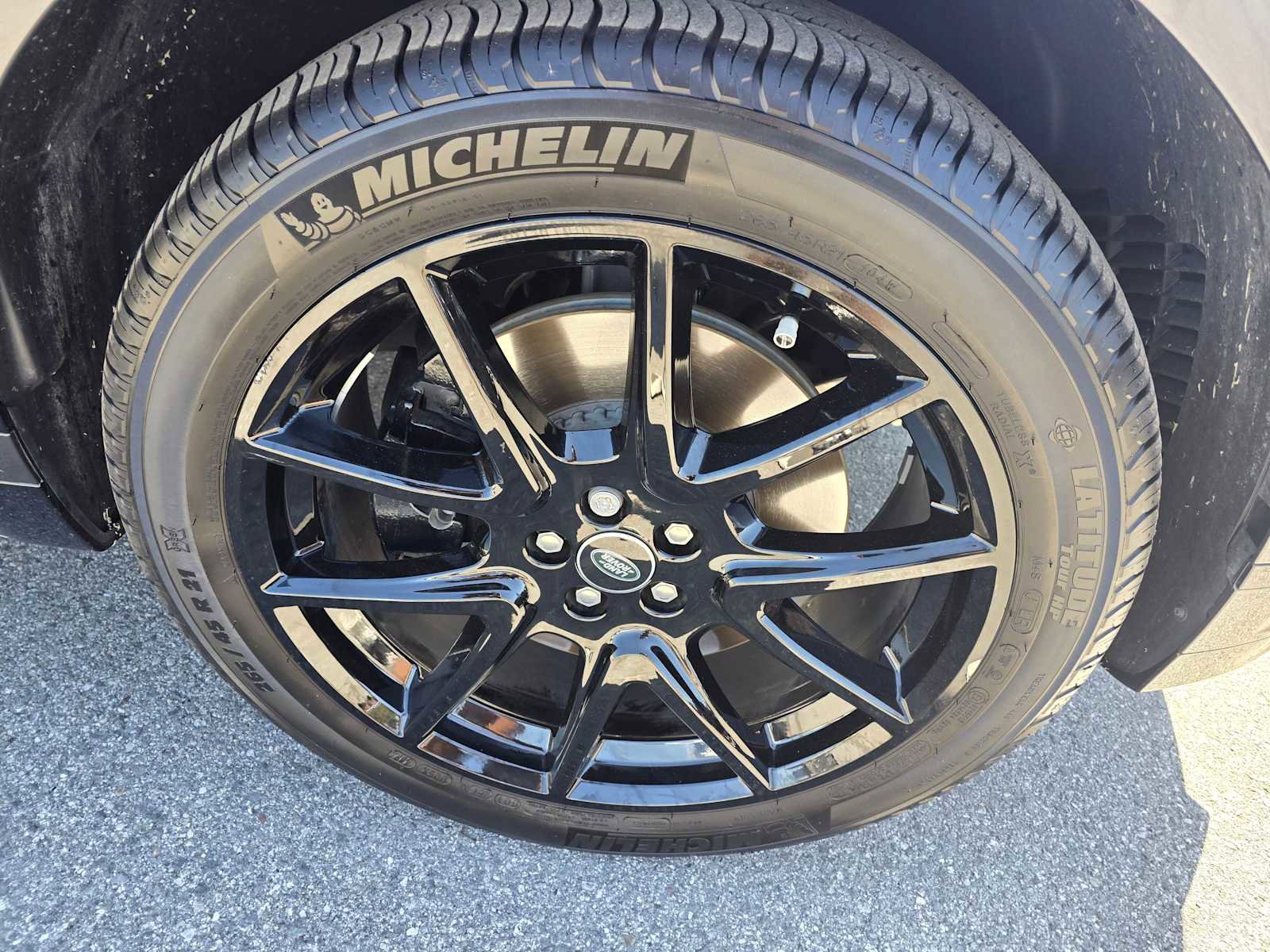 Used 2026 Land Rover Range Rover Velar Dynamic SE image 9