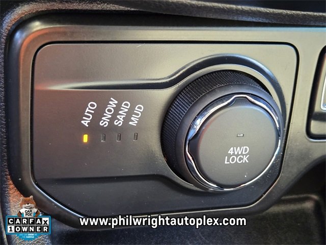 Used 2022 Jeep Renegade Latitude w/ Sun/Sound Group image 24