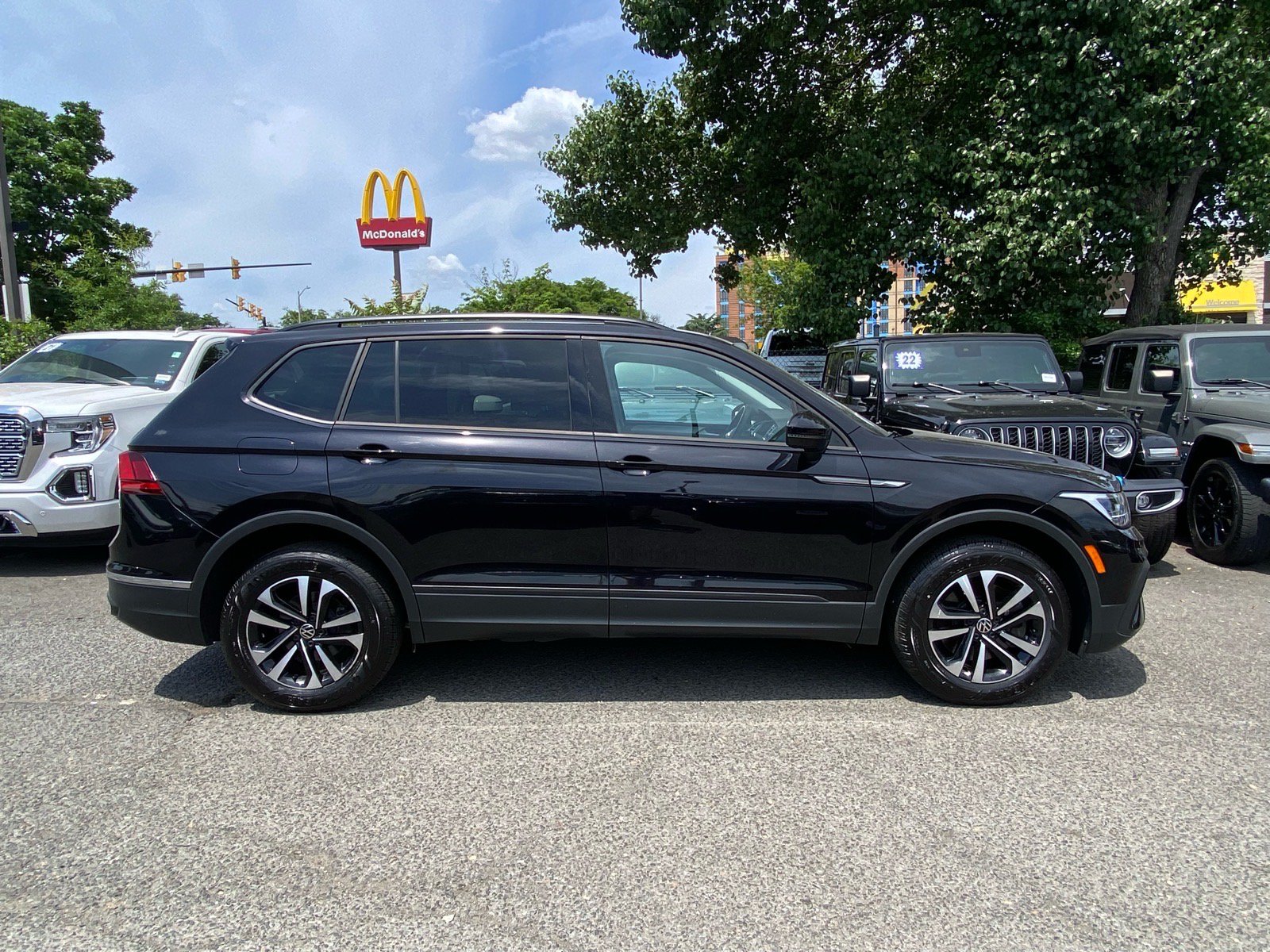 Certified 2023 Volkswagen Tiguan S AWD/4WD image 2