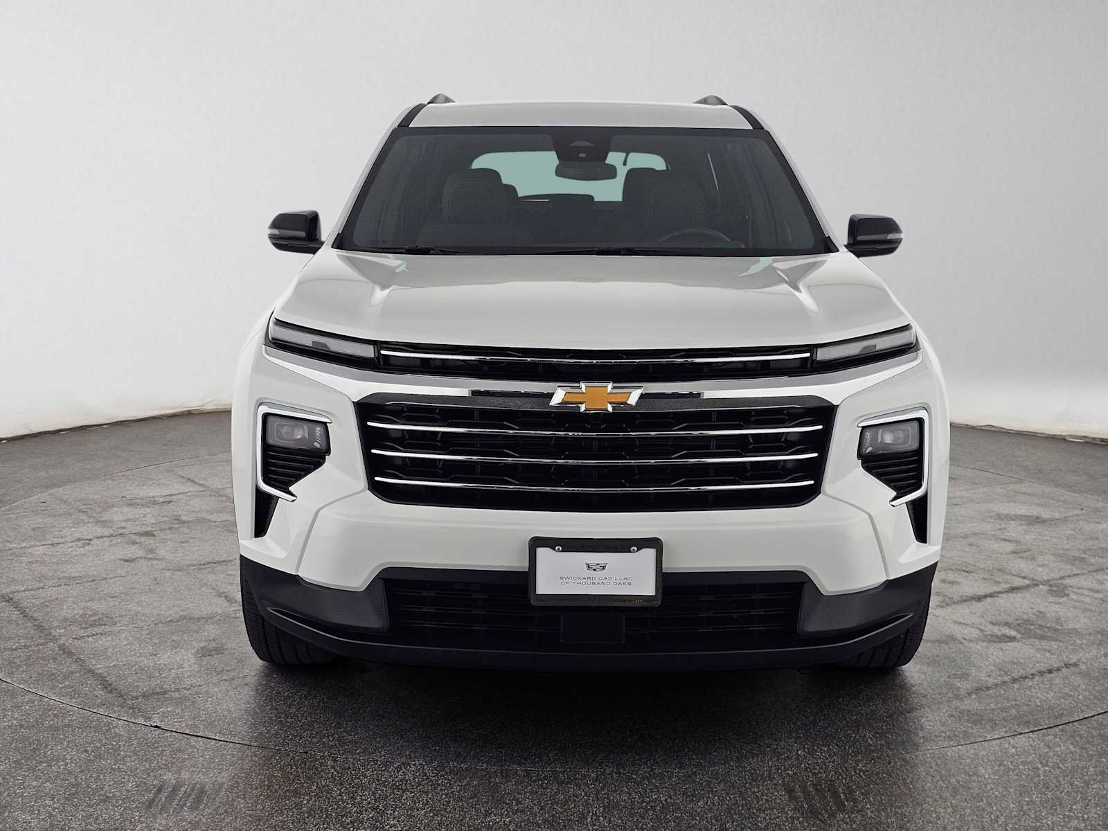 Used 2025 Chevrolet Traverse LT FWD image 8