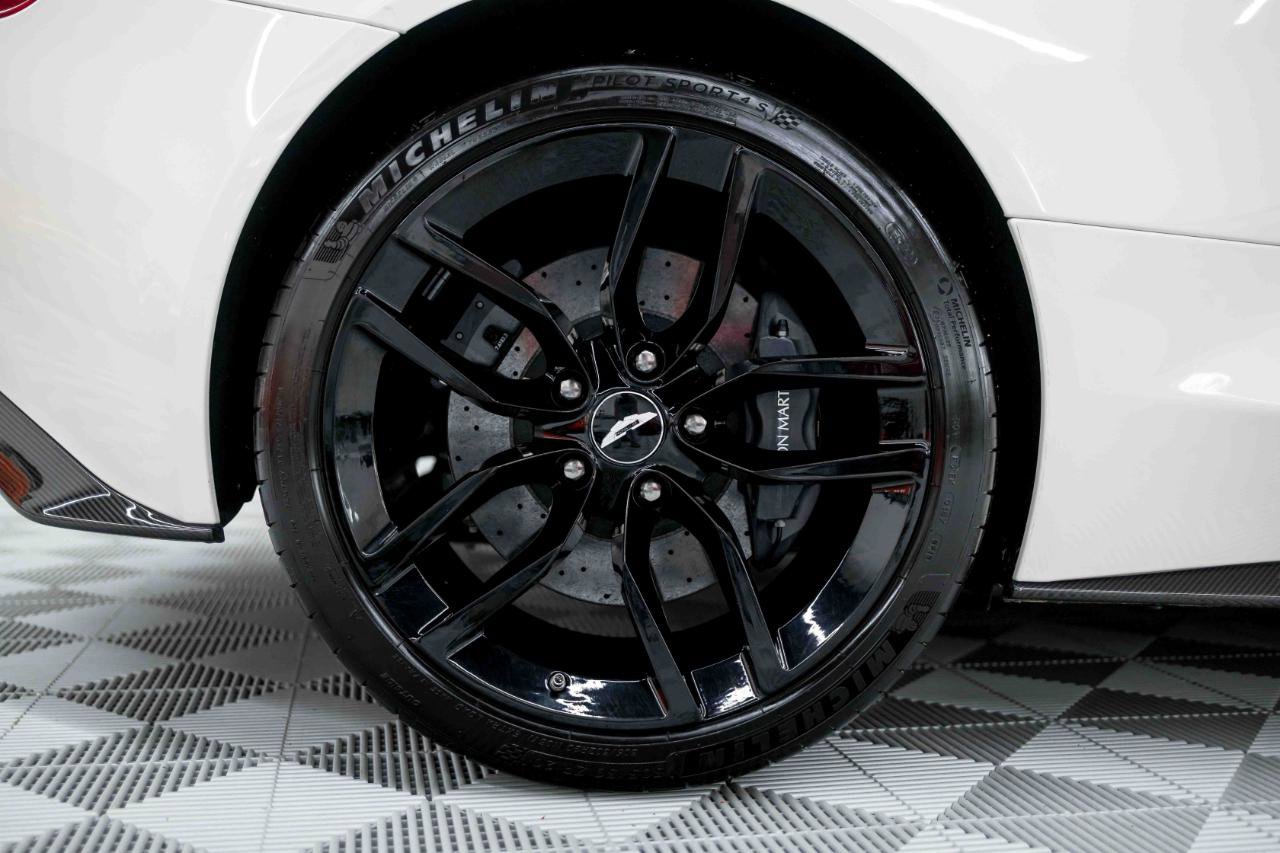Used 2016 Aston Martin Vanquish Coupe image 32