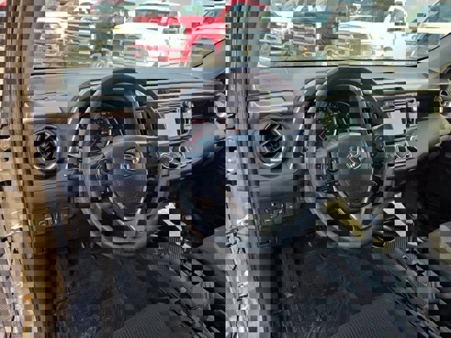 Used 2014 Toyota RAV4 LE AWD/4WD image 8