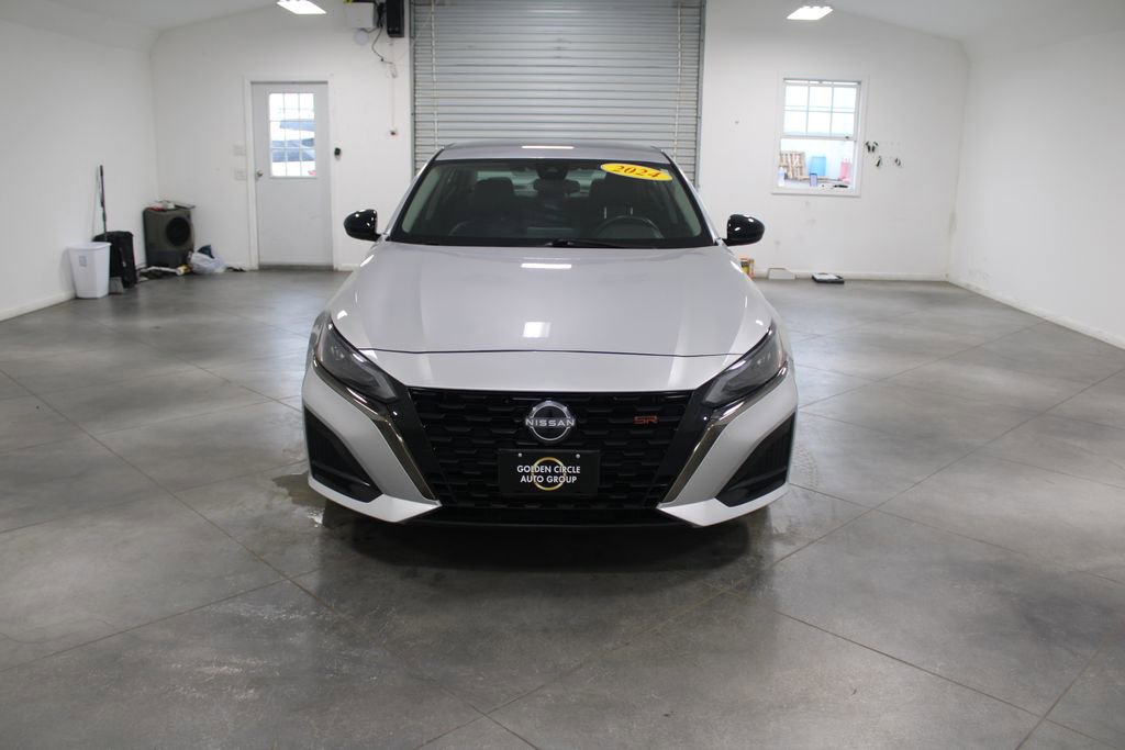 Used 2024 Nissan Altima 2.5 SR image 3