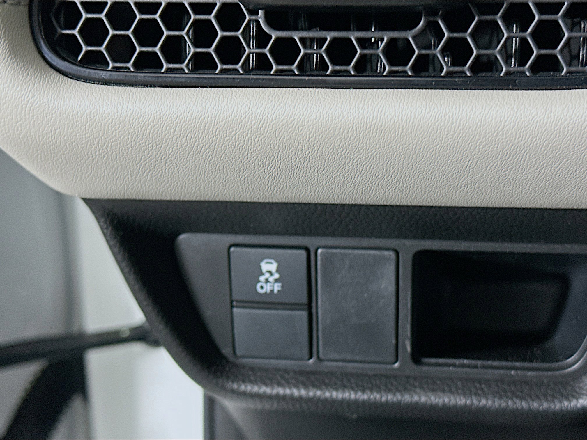 Used 2024 Honda HR-V LX image 15