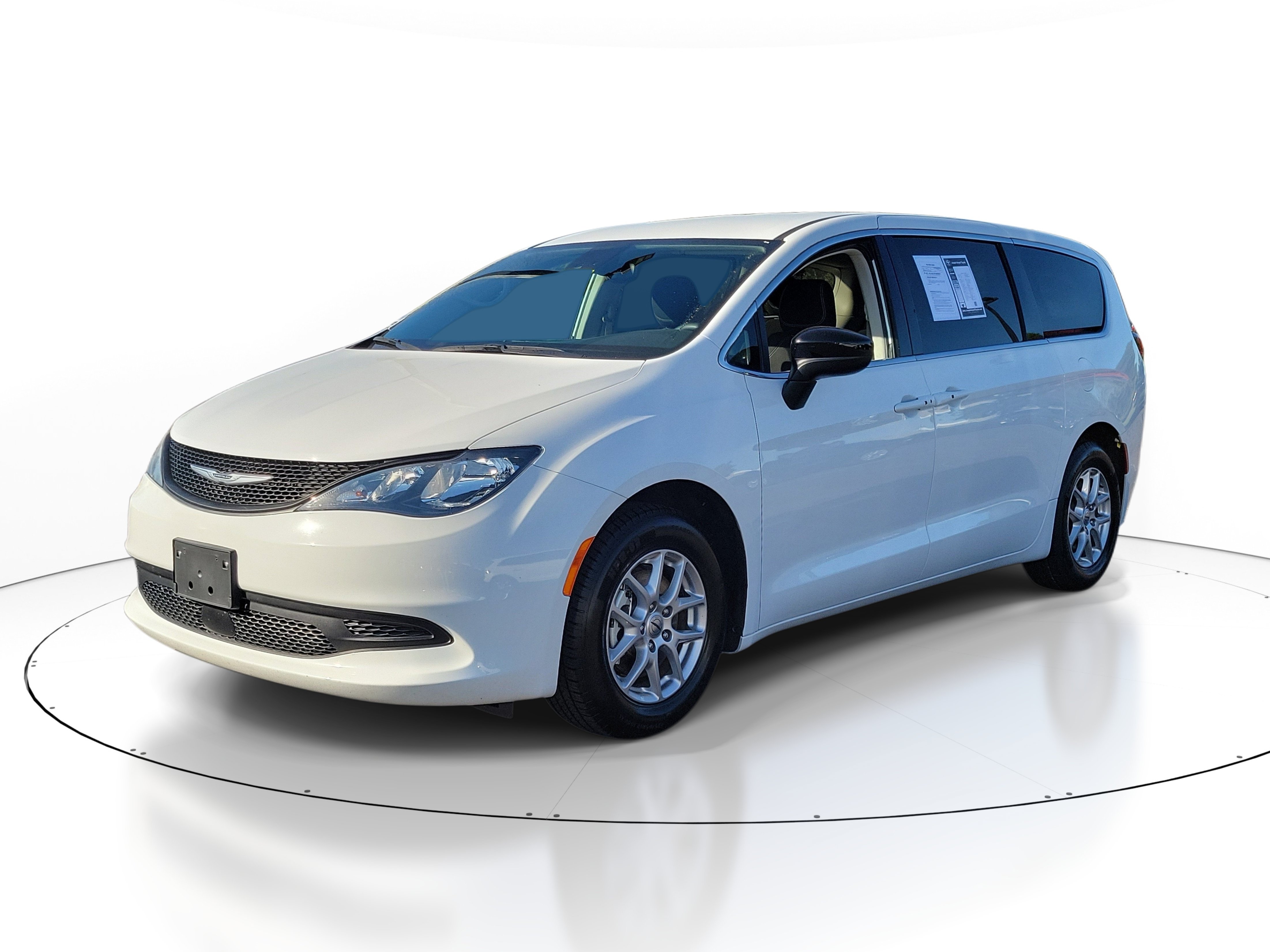 Used 2024 Chrysler Voyager LX FWD image 2