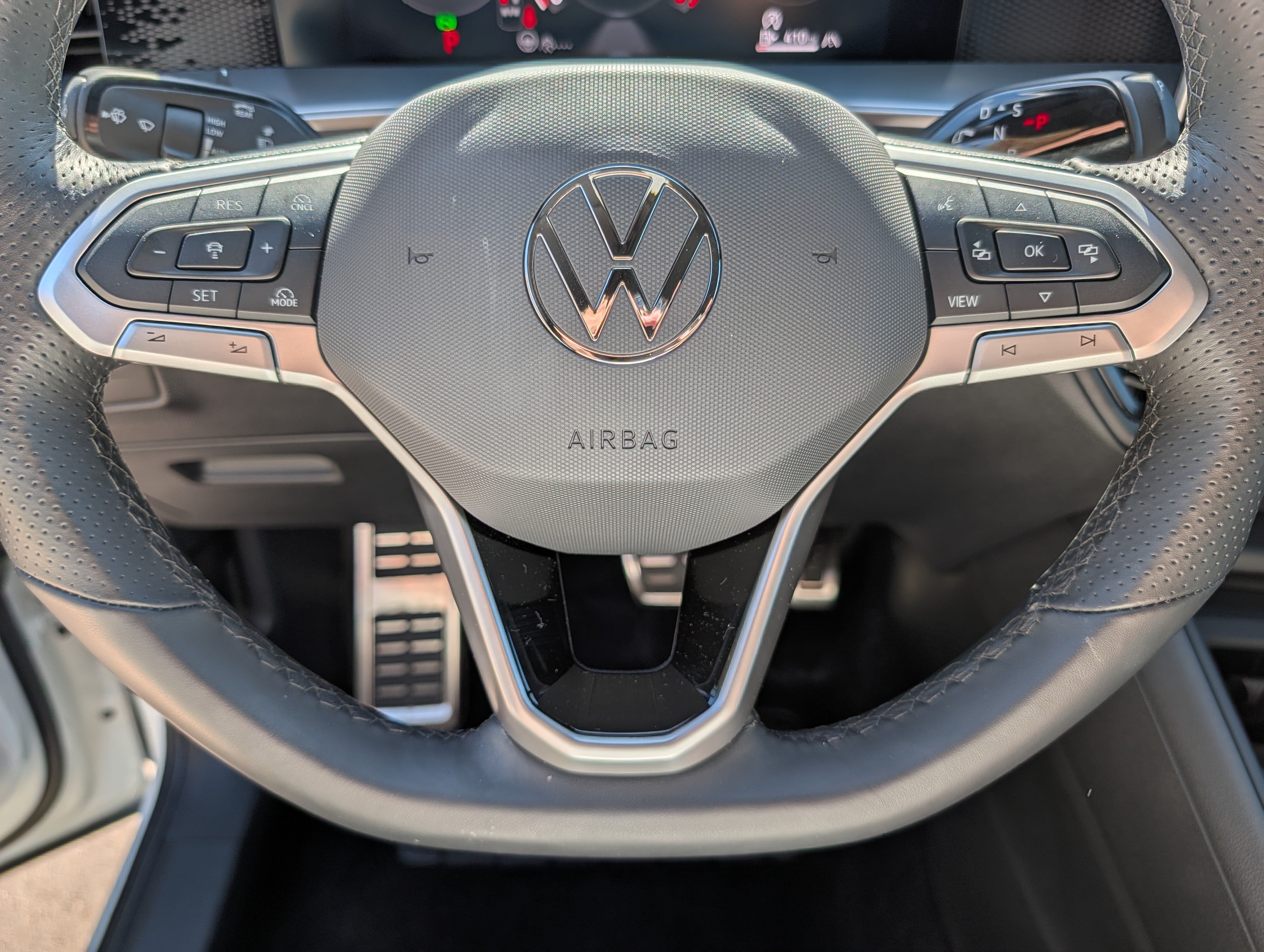 Certified 2026 Volkswagen Tiguan SE R-Line AWD/4WD image 25