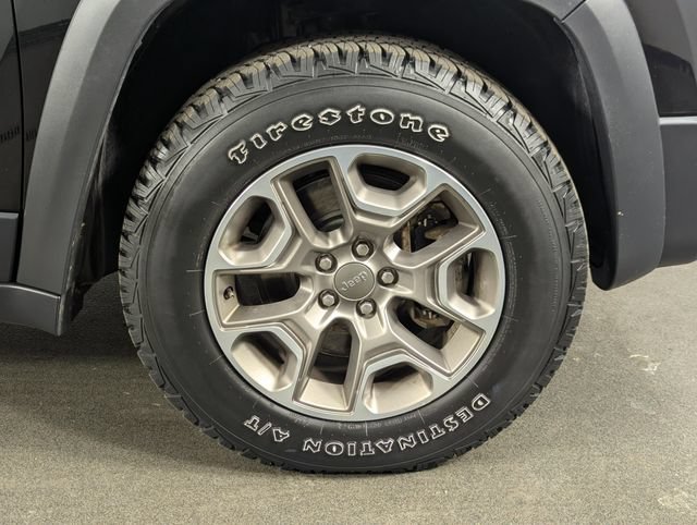 Used 2022 Jeep Cherokee Trailhawk AWD/4WD image 12