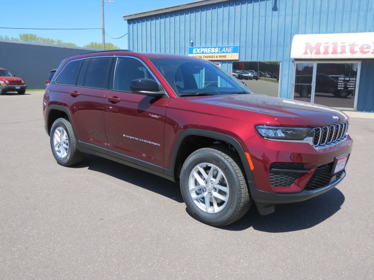 New 2026 Jeep Grand Cherokee Laredo X AWD/4WD image 3