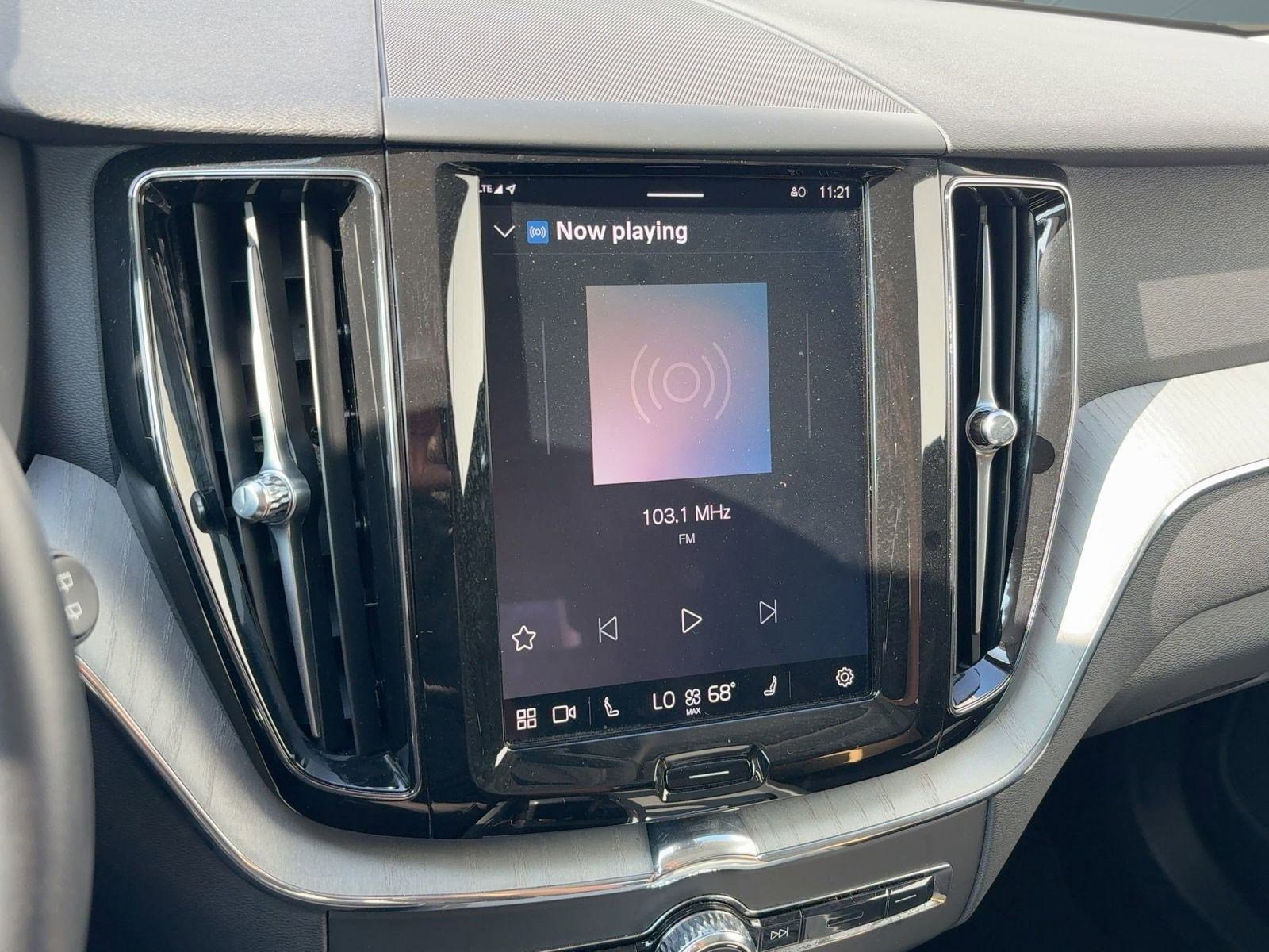 Certified 2025 Volvo XC60 B5 Plus image 24