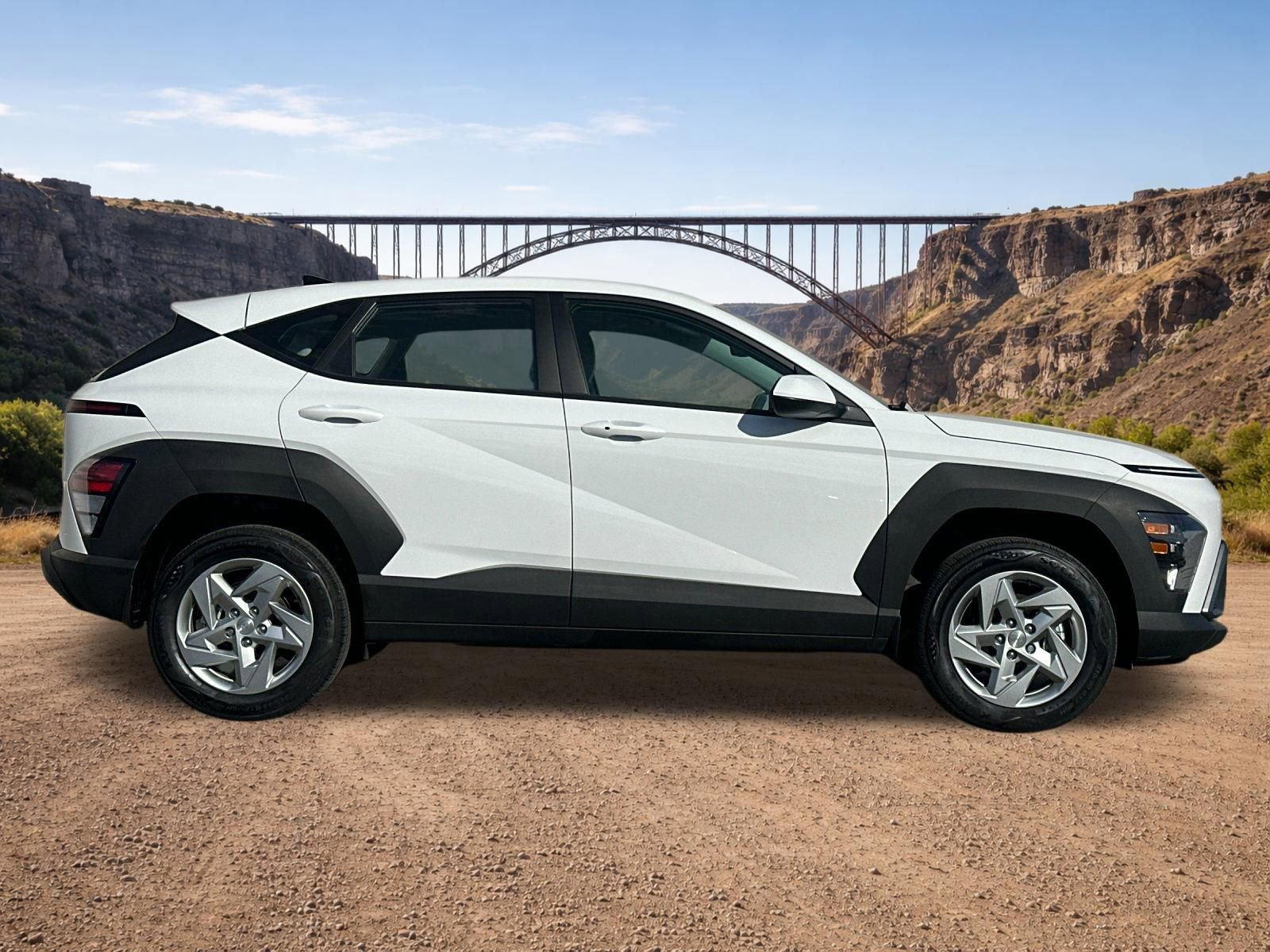 Certified 2025 Hyundai Kona SE AWD/4WD image 2