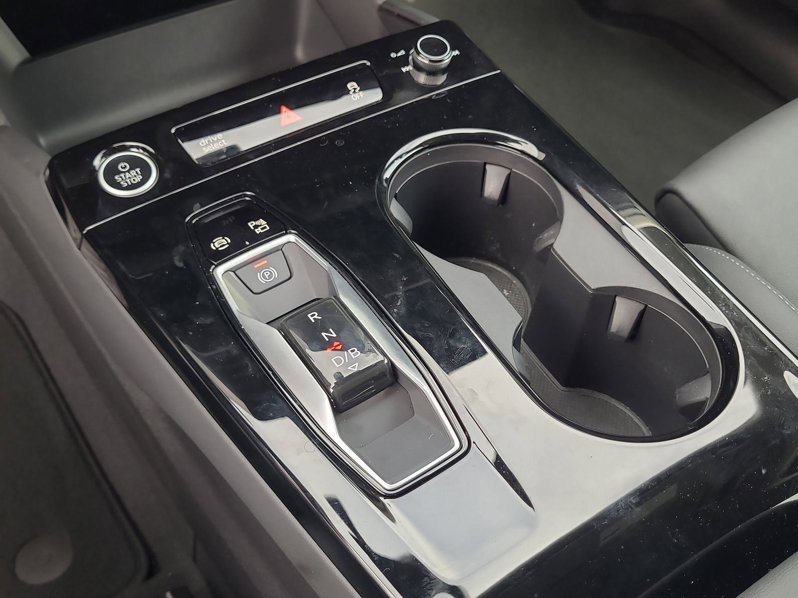 Used 2025 Audi Q6 e-tron Premium Plus w/ Premium Plus image 29