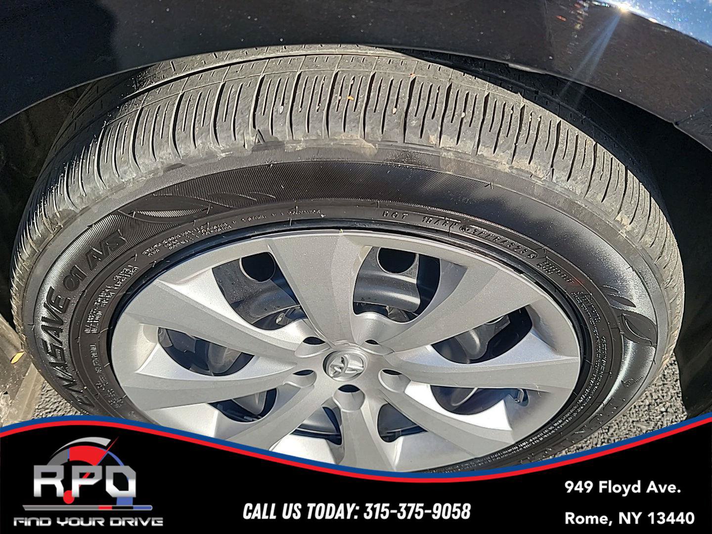 Used 2024 Toyota Corolla LE FWD image 12