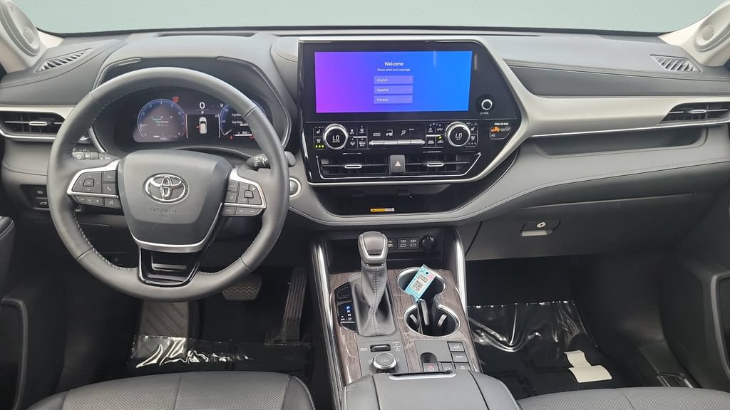 Used 2024 Toyota Highlander Platinum AWD/4WD image 10