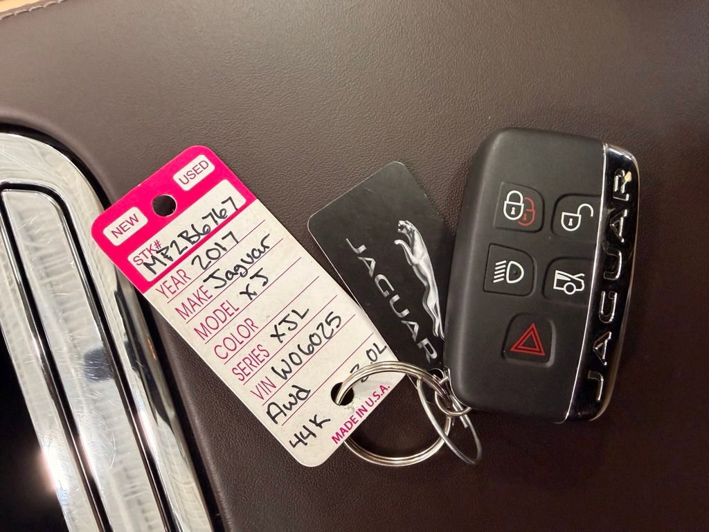 Used 2017 Jaguar XJ L Portfolio image 40