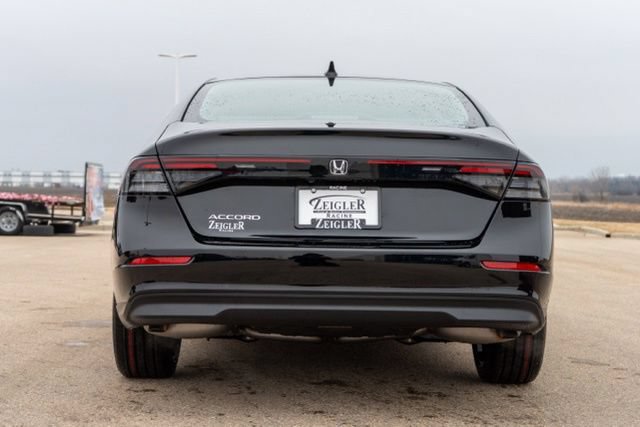 Used 2025 Honda Accord SE image 6