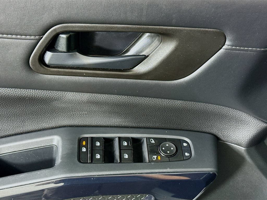 Certified 2025 Nissan Pathfinder SV AWD/4WD image 23