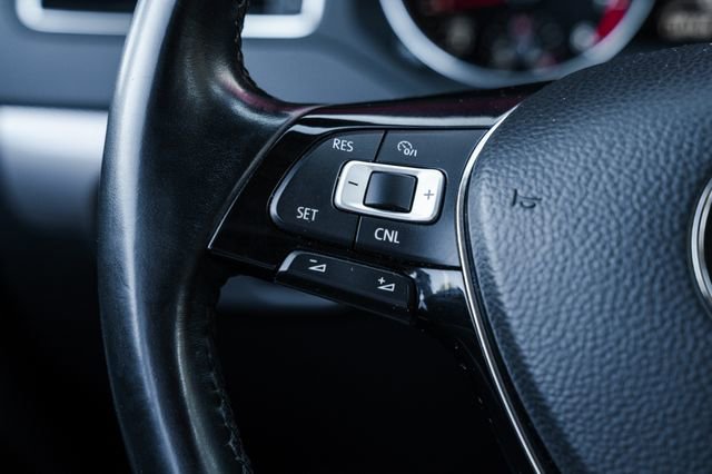 Used 2017 Volkswagen Jetta SE image 69