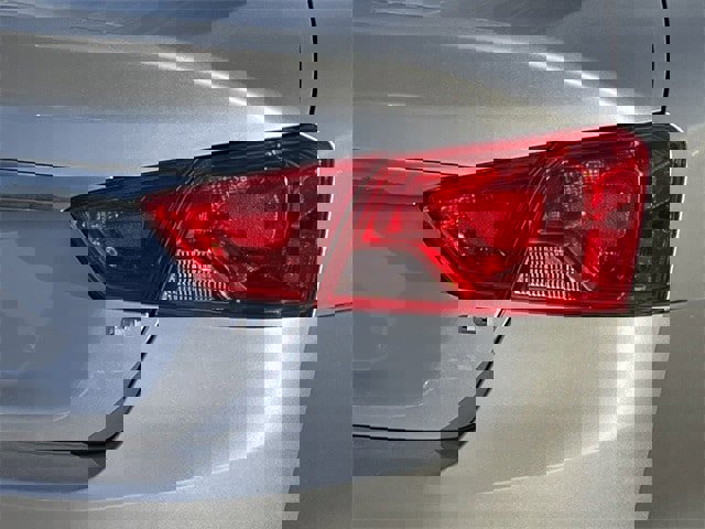 Used 2018 Chevrolet Impala LT image 7