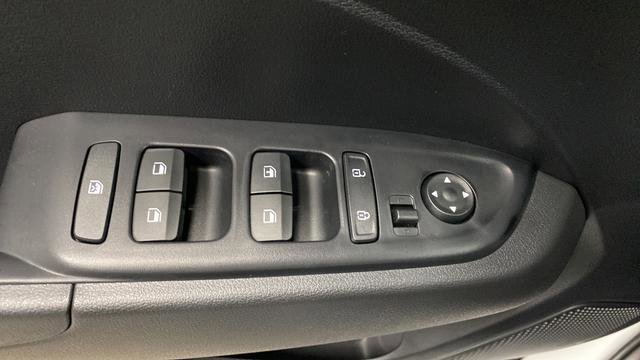 New 2026 Hyundai Venue SE FWD image 22