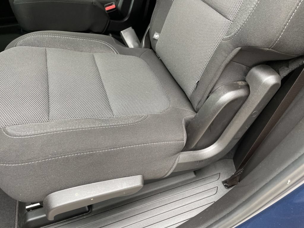 Used 2022 Chevrolet Traverse LT FWD image 35