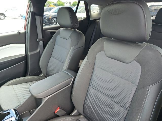 Used 2024 Chevrolet Trax LT w/ LT Convenience Package image 20