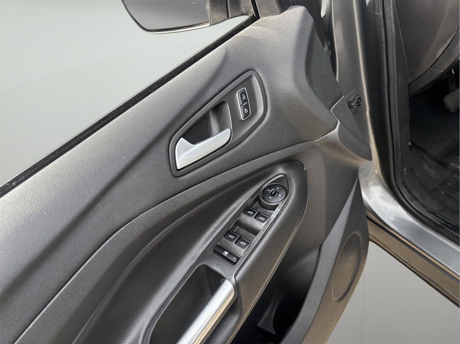 Used 2014 Ford Escape SE w/ Equipment Group 201A FWD image 14