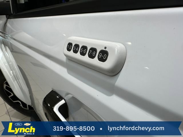 Used 2023 Ford Bronco Outer Banks image 16