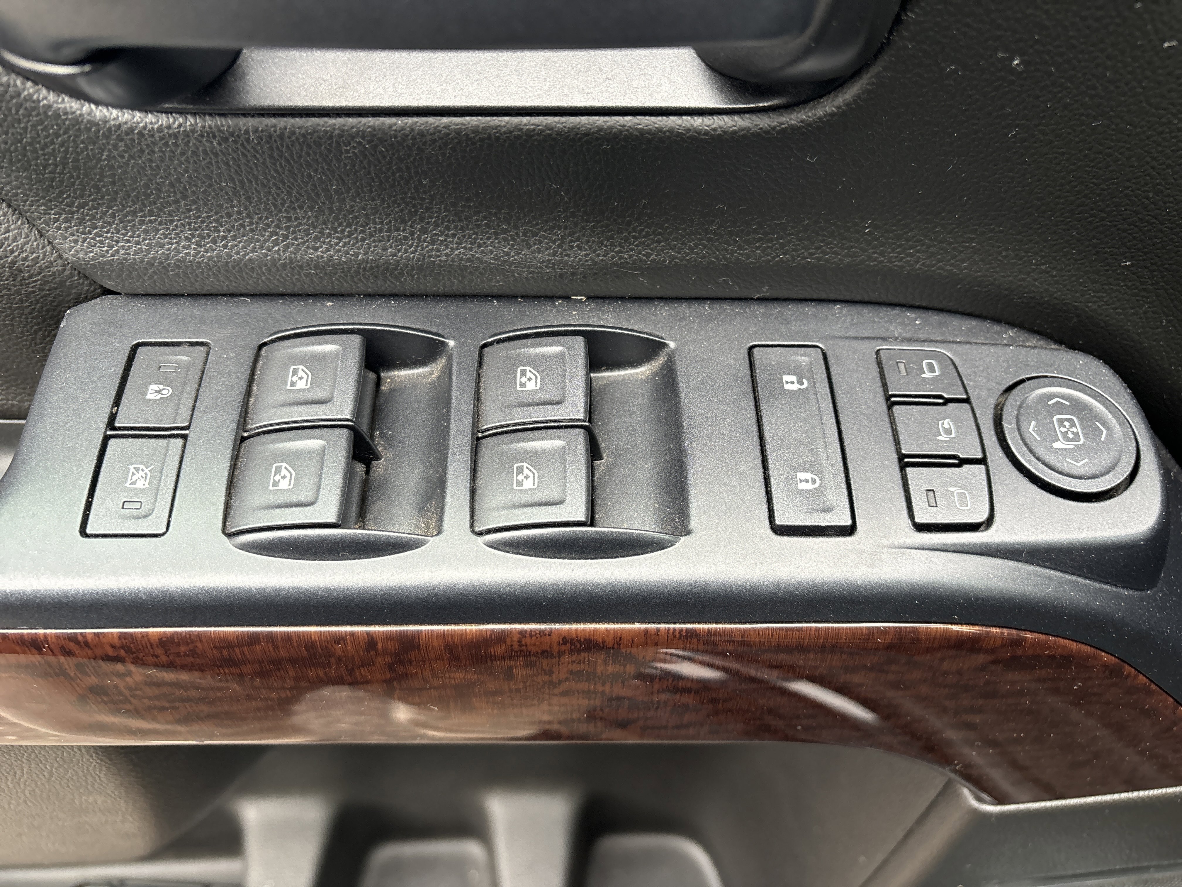 Used 2018 GMC Sierra 1500 SLT image 16