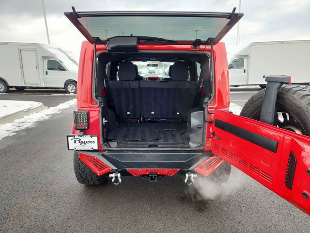 Used 2012 Jeep Wrangler Unlimited Sahara image 31