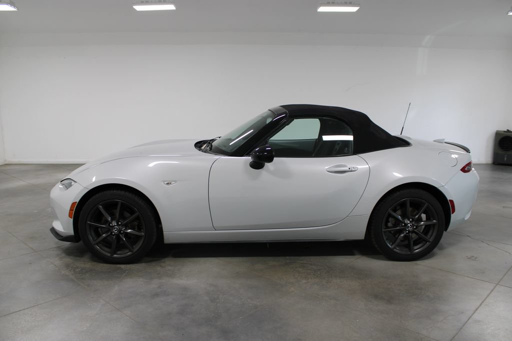 Used 2016 MAZDA MX-5 Miata Club RWD image 6