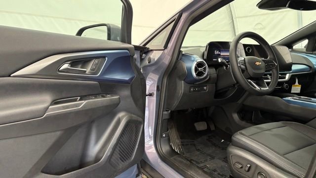 New 2026 Chevrolet Equinox EV LT FWD image 30