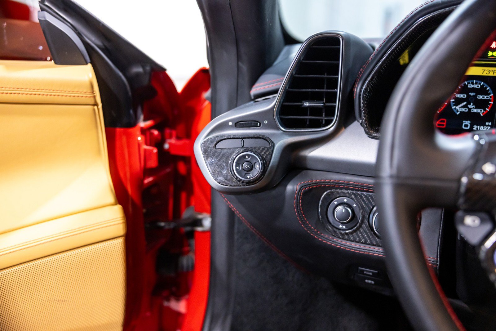 Used 2012 Ferrari 458 Italia Coupe RWD image 47