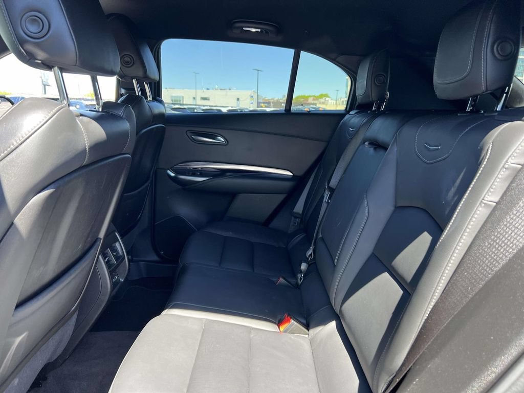 Used 2022 Cadillac XT4 Luxury w/ Cold Weather Package AWD/4WD image 15