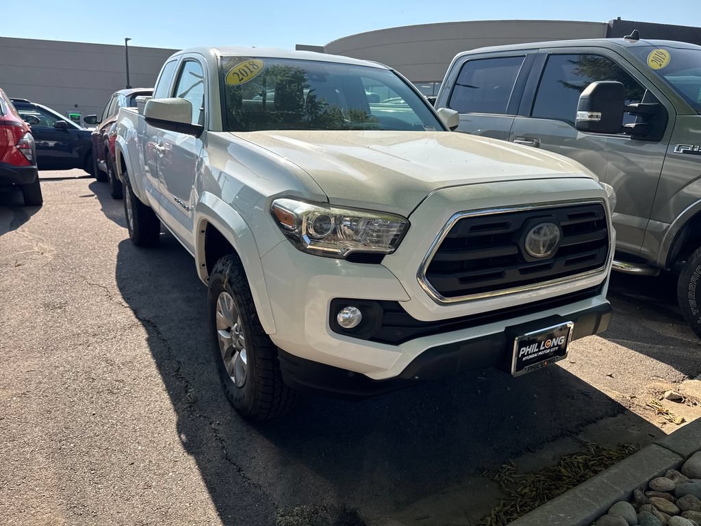 Used 2018 Toyota Tacoma SR5 AWD/4WD image 3
